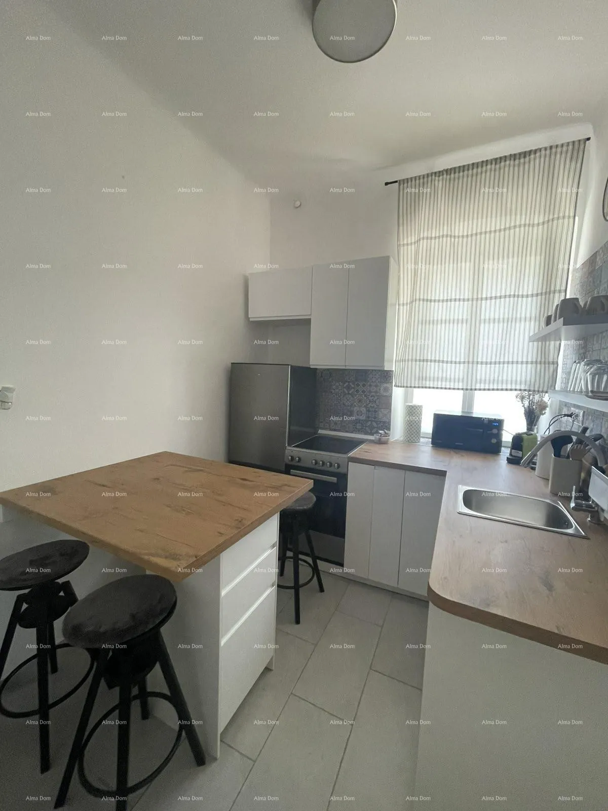 stan namješten stan 45 m2 u prizemlju u centru pule - slika 9