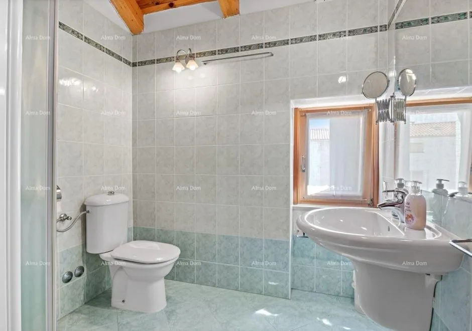 kuća prodaje se renovirana istarska kuća s bazenom – kanfanar, 208 m², dva objekta - slika 23