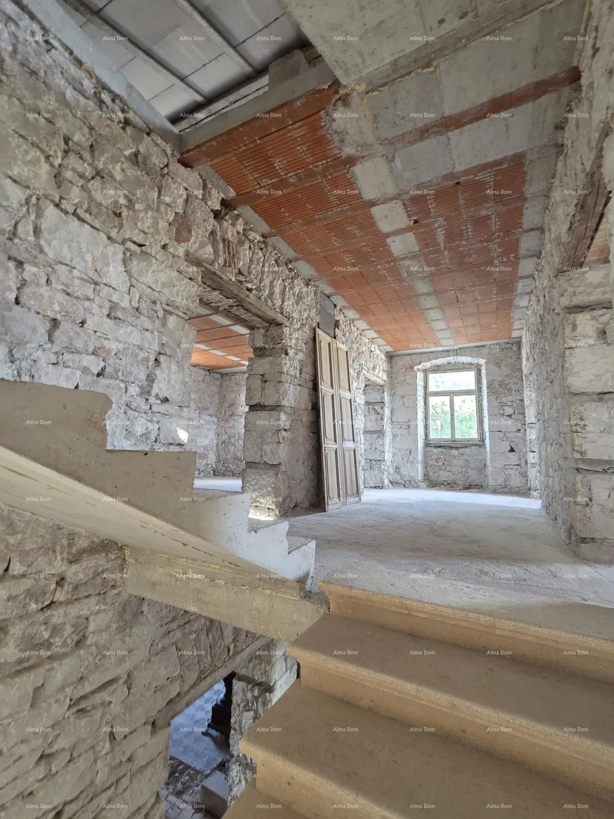 kuća kuća u mutvoranu – 300+ m² i zemljište 2.980 m² - slika 13