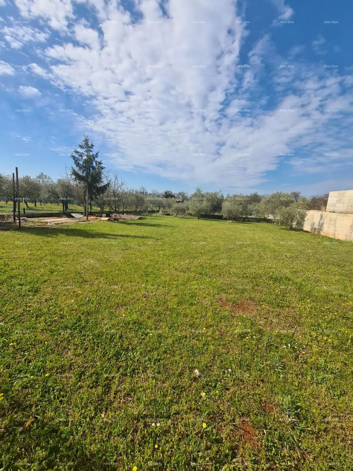 Građevinsko zemljište Prelijepo građevinsko zemljište – 600 m², Lovrećica - Umag