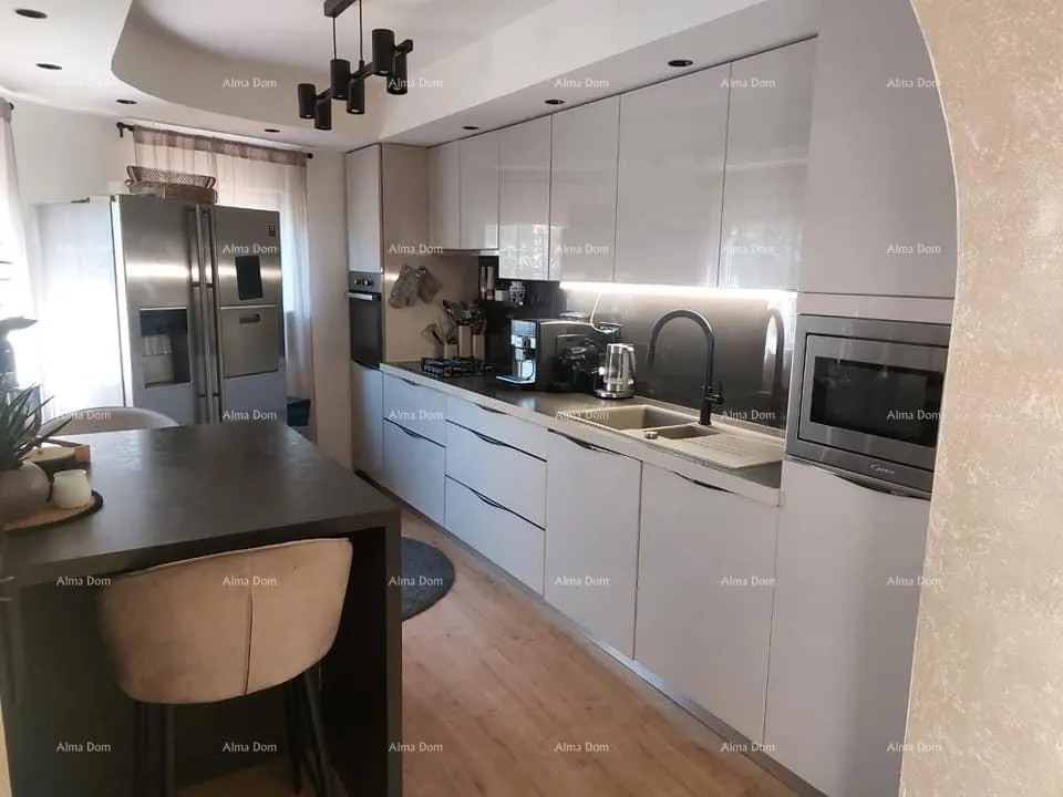 stan prodaje se stan 90m2 sa konobom i vrtom, novigrad - slika 2