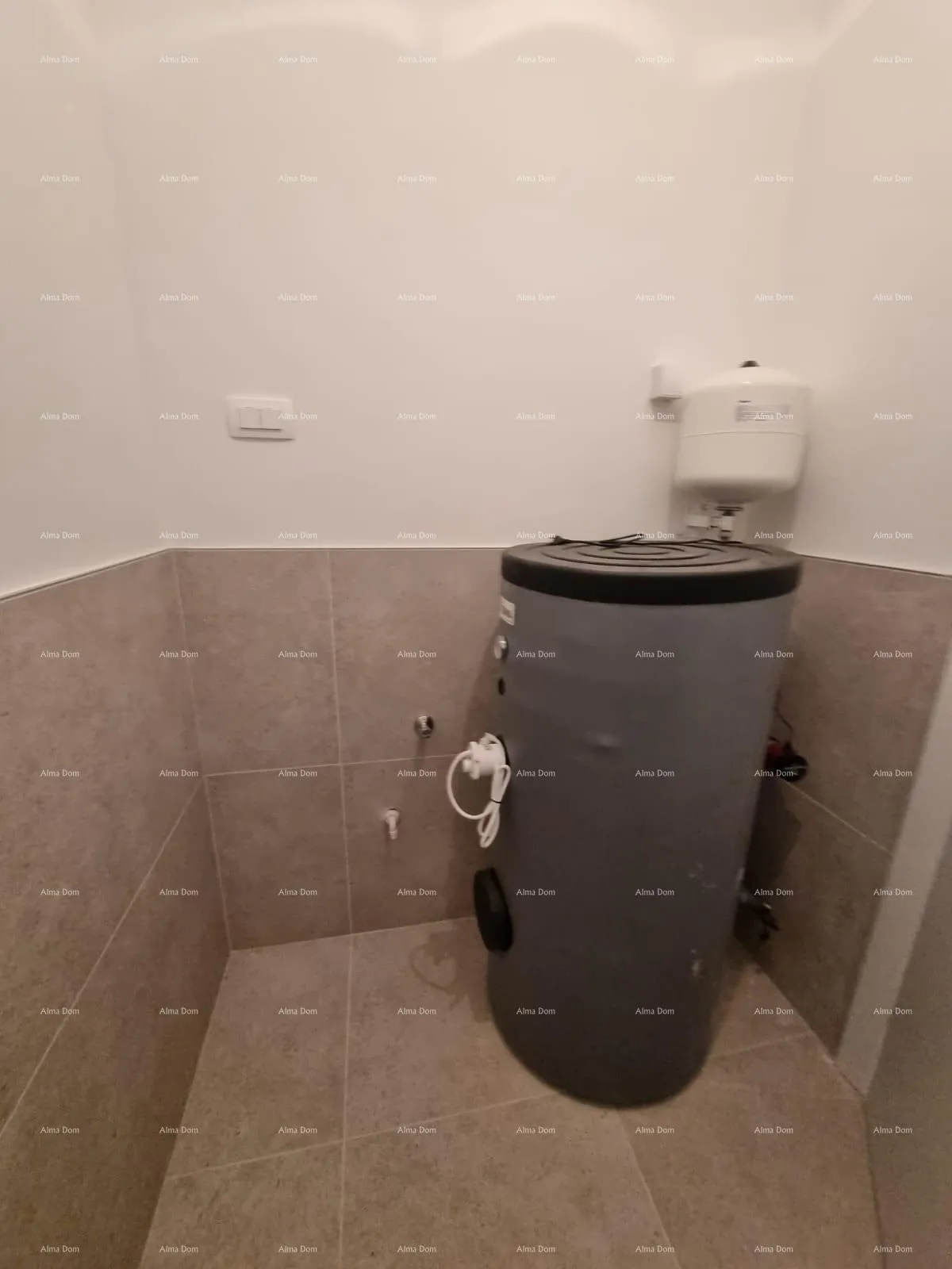 stan luksuzni dvoetažni stan s pogledom na more! - slika 11