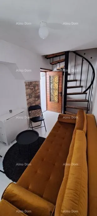 kuća prodaje se renovirana kamena kuća u centru grada vodnjan - slika 3