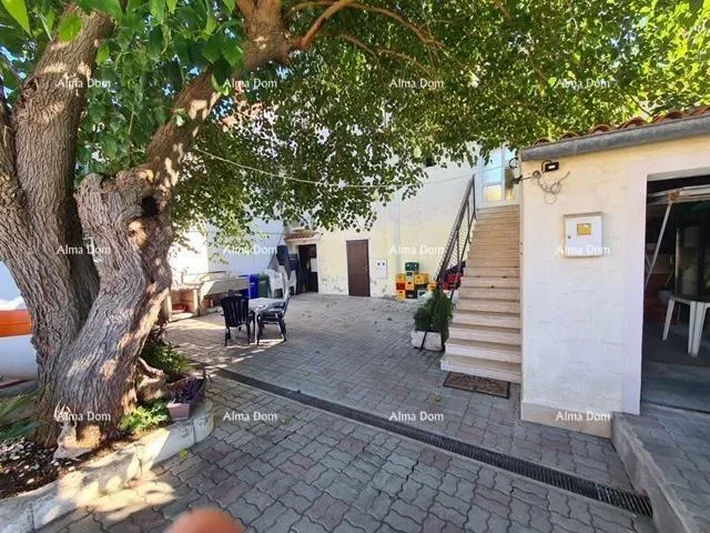 kuća poslovno-stambena zgrada pored mora, medulin! - slika 11