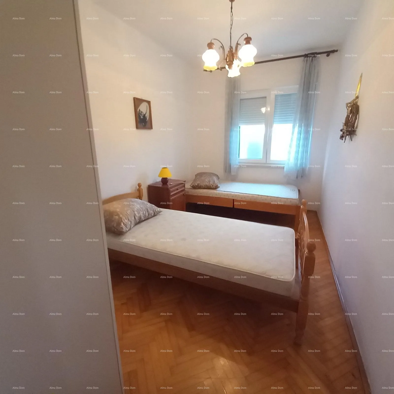 kuća prodaja, ližnjan , kuća u nizu sa tri apartmana. - slika 26
