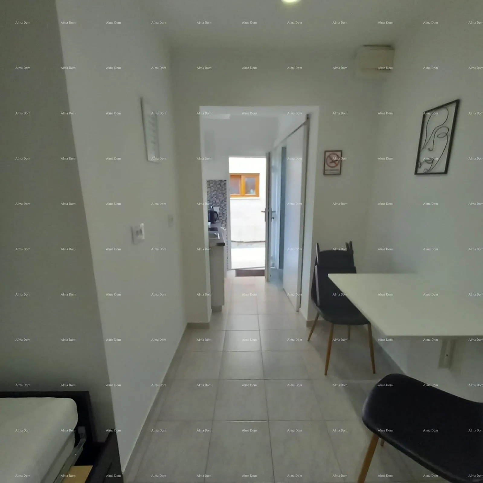kuća prodaje se kuća sa 3 apartmana i dvorištem, blizu pule. pješčana uvala. - slika 13
