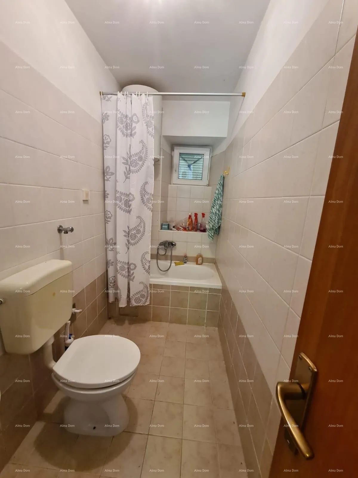 kuća prodaja kuće sa dvorištem i velikim zemljištem, barban - slika 18
