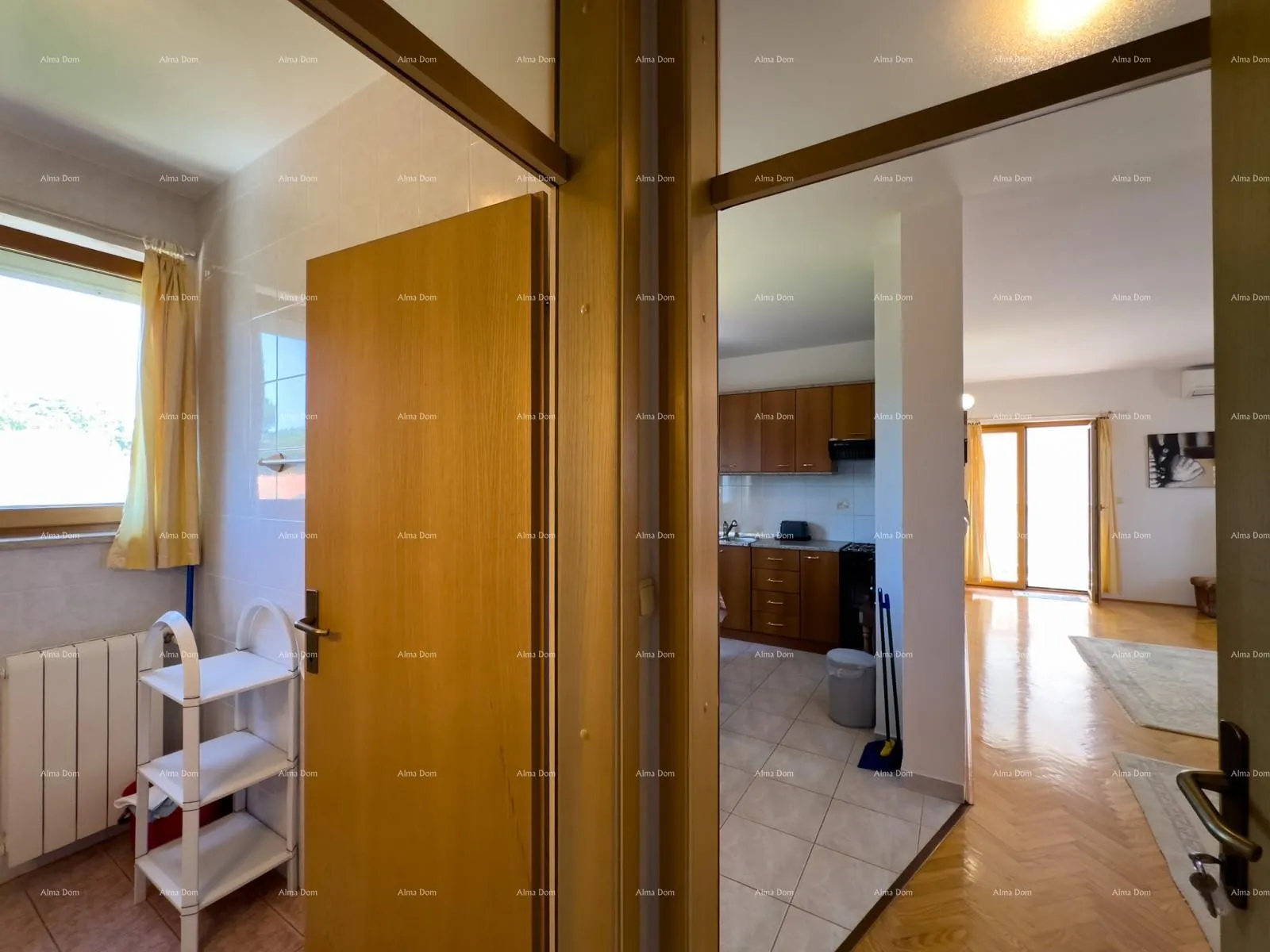 kuća prodajemo apartmansku kuću na mirnoj lokaciji u medulinu! - slika 34