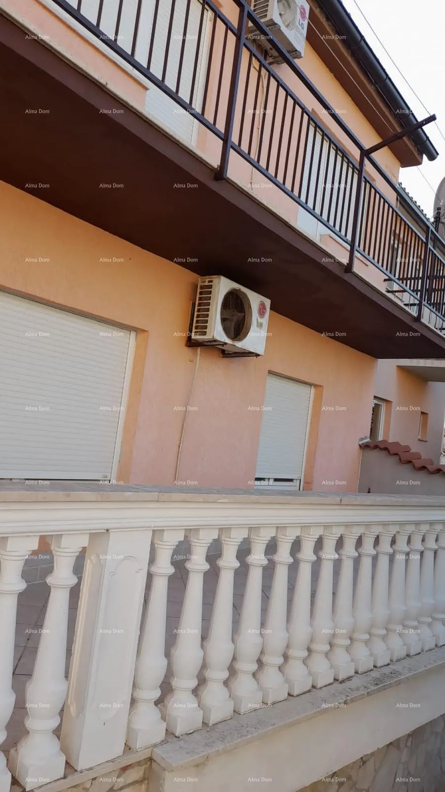 kuća prodaja, ližnjan , kuća u nizu sa tri apartmana. - slika 19