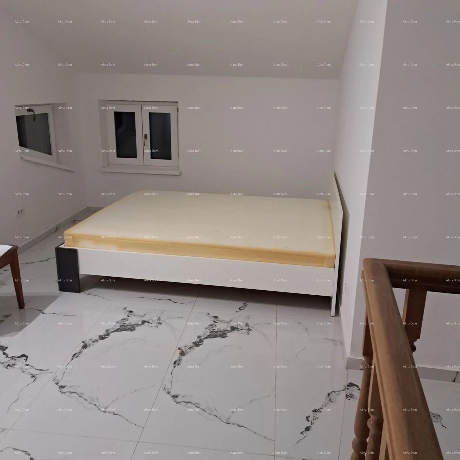 Kuća ŽMINJ – Prodaje se suvlasnički dio kuće (3 stambene jedinice)