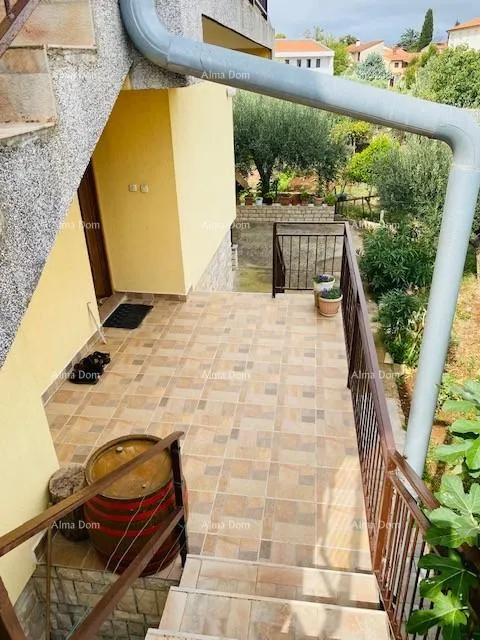 kuća prostrana, namještena kuća u puli s velikim dvorištem i brojnim mogućnostima - slika 35