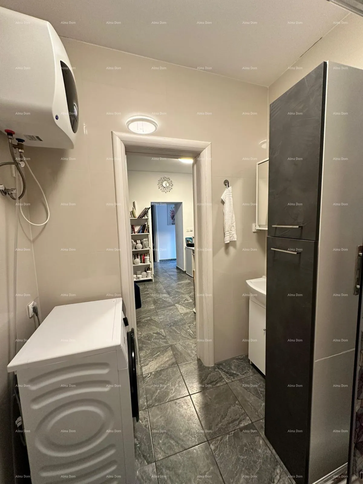 stan renovirani stan u centru pule, 50 m² s podnim grijanjem i modernim dizajnom - slika 5