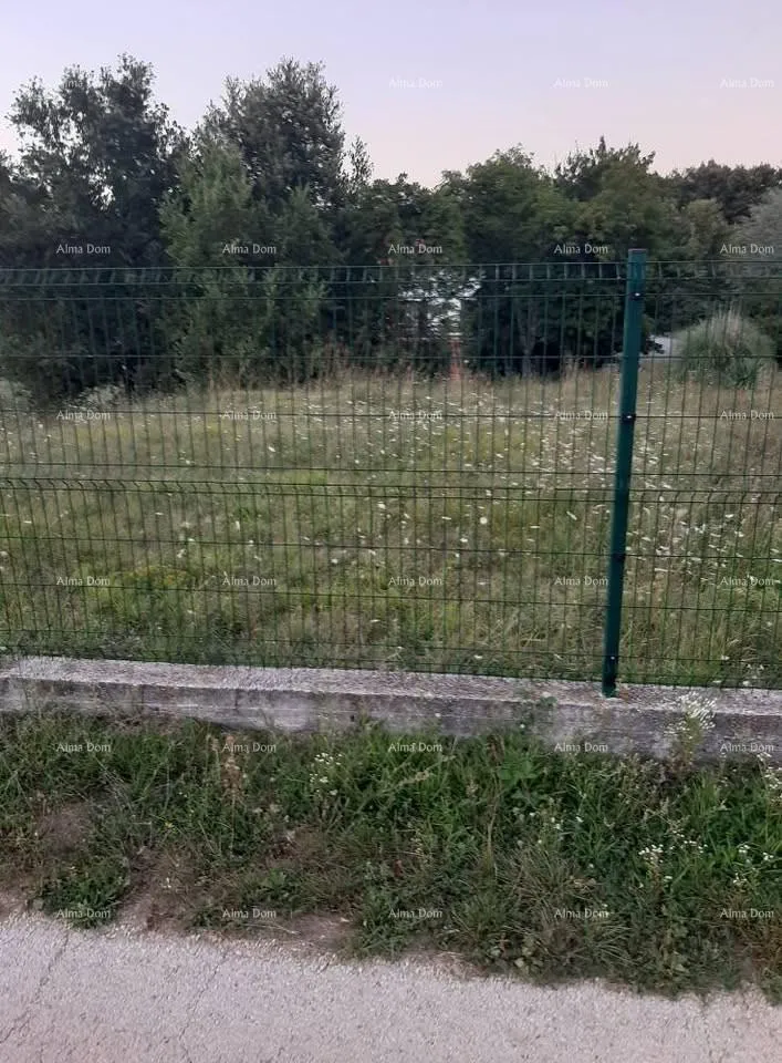 Građevinsko zemljište Na prodaju građevinsko zemljište, 2626 m², u blizini Pazina