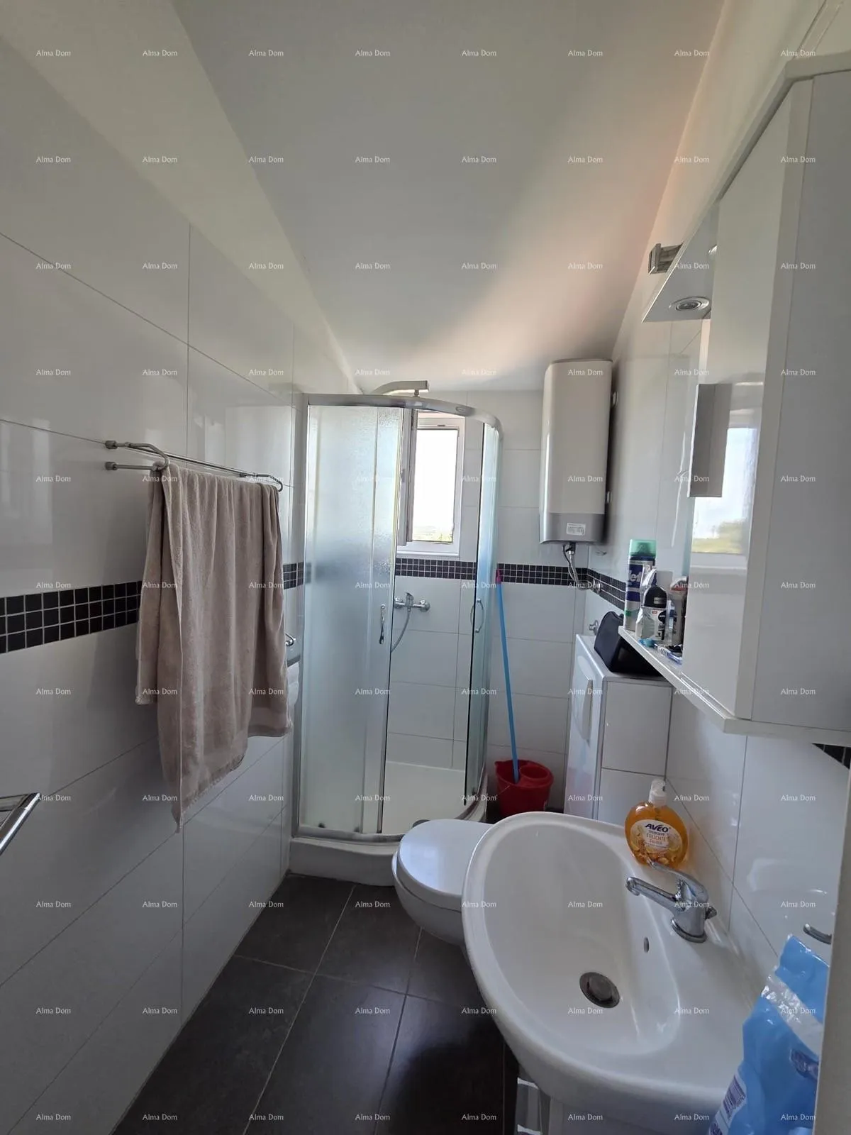 stan štinjan – dva apartmana u istoj zgradi - slika 4