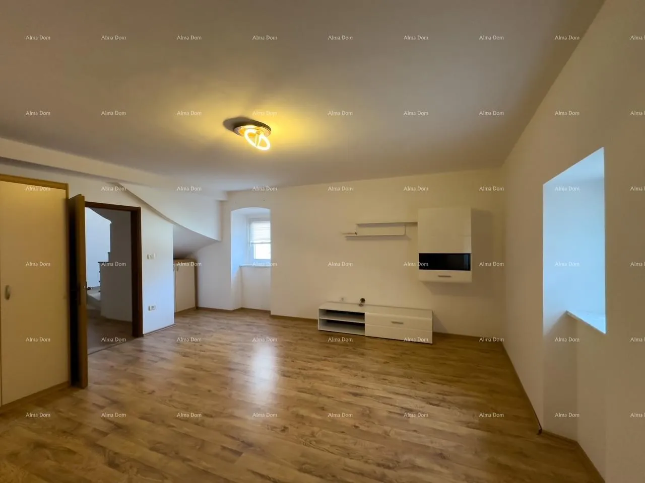 kuća prodaja renovirane kuće s pogledom na more, medulin! - slika 16