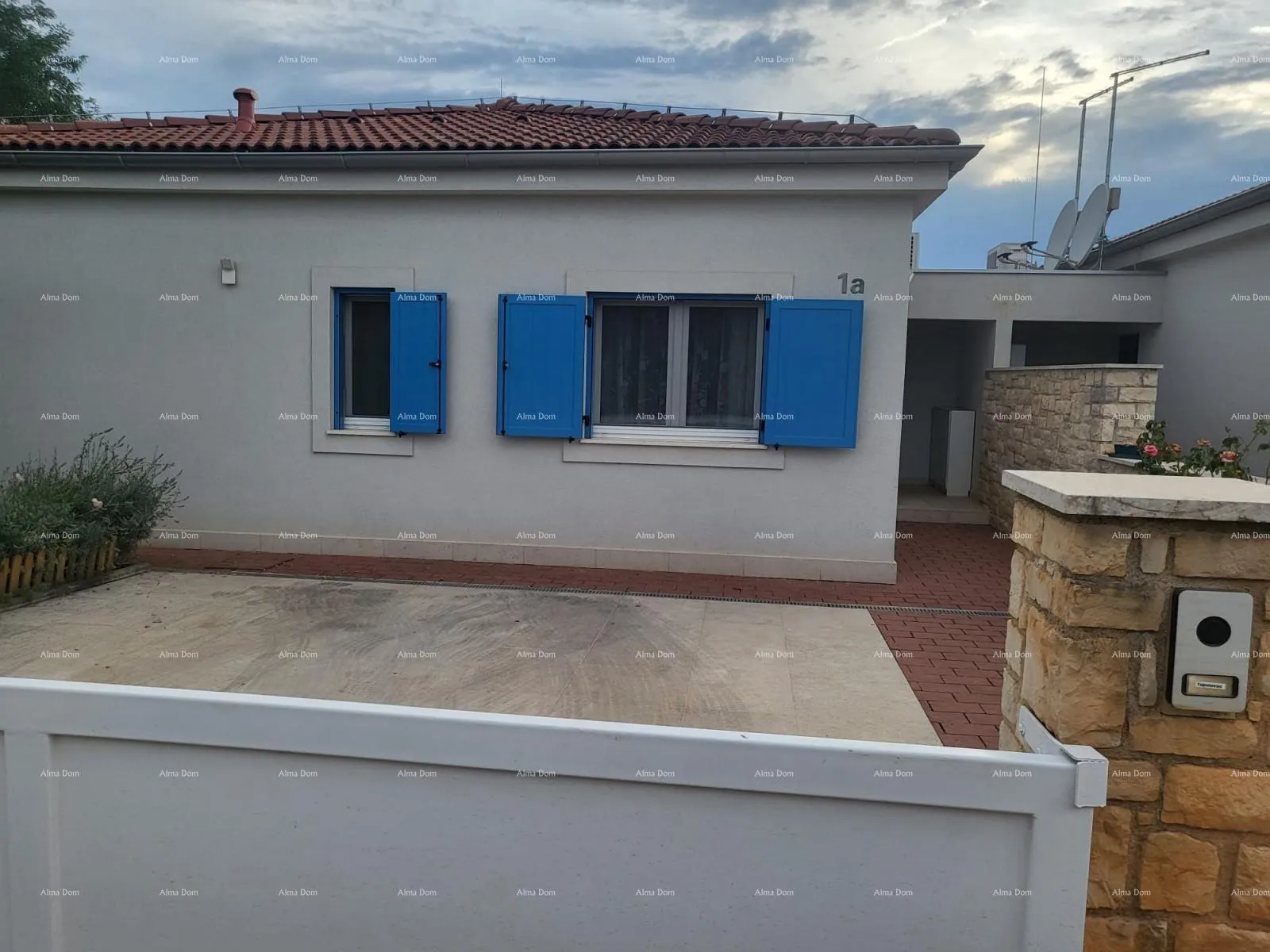 kuća novigrad, prizemnica s bazenom - slika 7