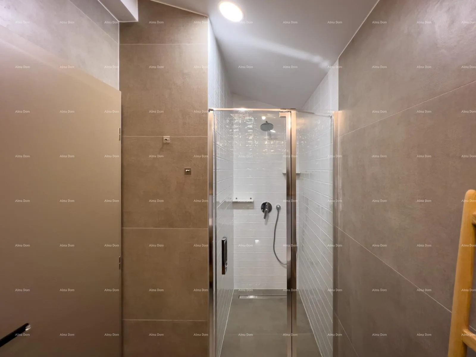 poslovni prostor potpuno nov bed and breakfast u centru pule! - slika 42