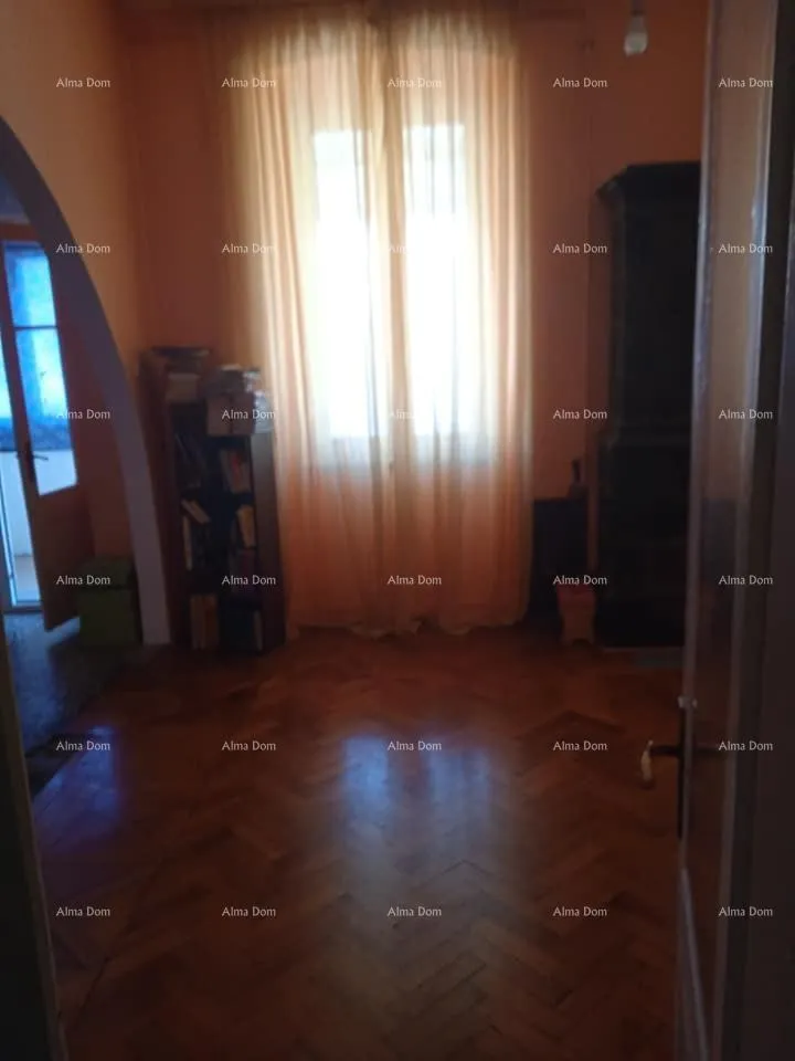 stan prodaje se stan u centru . smješten u glavnoj ulici grada pule, istarska ulica. - slika 7