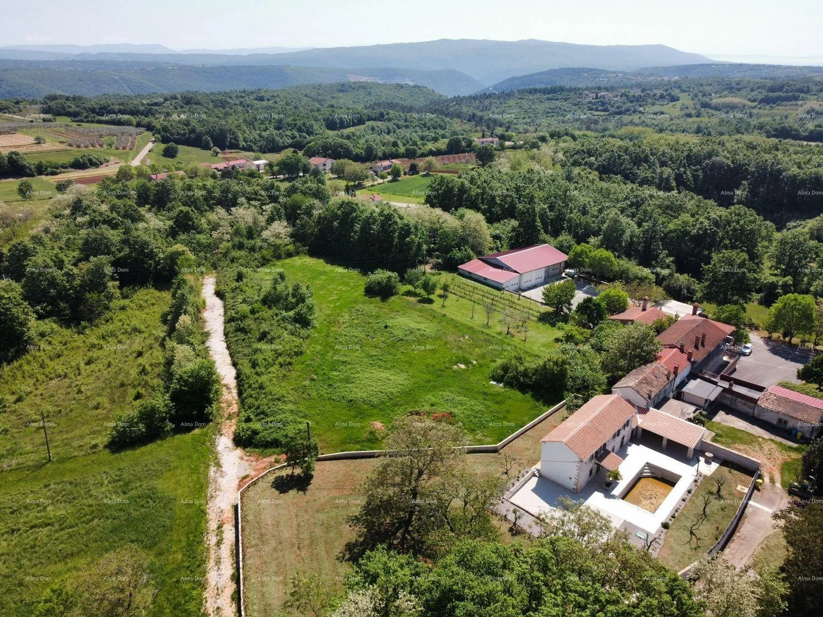 građevinsko zemljište barban - zemljište za gradnju s projektom (kuća s bazenom), 15 minuta do mora - slika 11