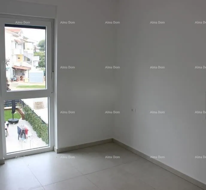 stan prodaje se prostrani 5-sobni stan površine 150 m², poreč - slika 2