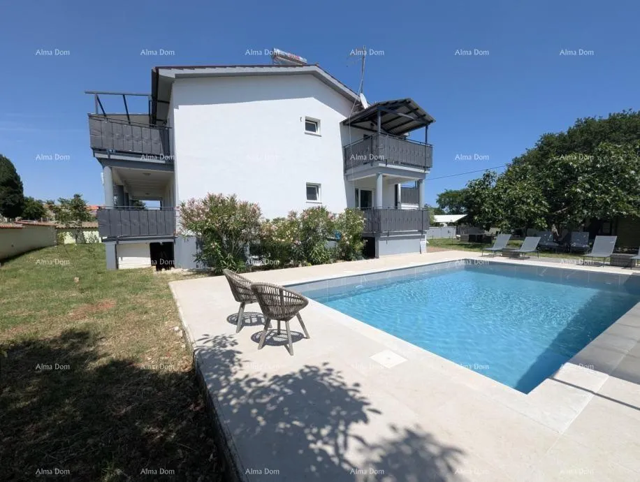 kuća pula – kuća s 5 stambenih jedinica i dva bazena - slika 1