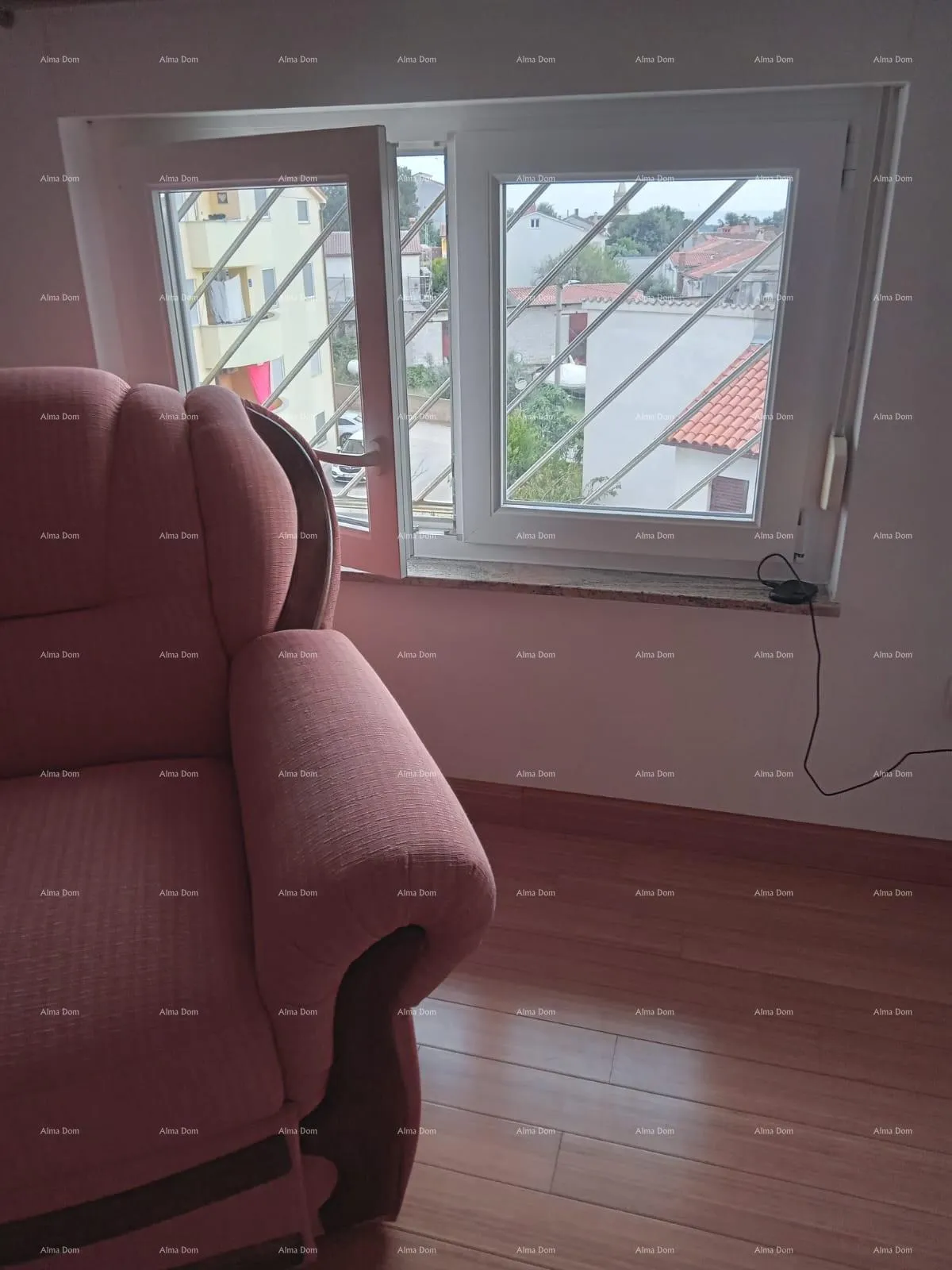 stan prodaja velikog, lijepo uređenog, namještenog stana sa pogledom na more, ližnjan! - slika 17
