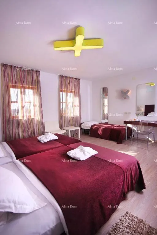 poslovni prostor hotel i restoran. blizina grada pule. veliki građevinski teren uz hotel, mogućnost gradnje vile. - slika 18