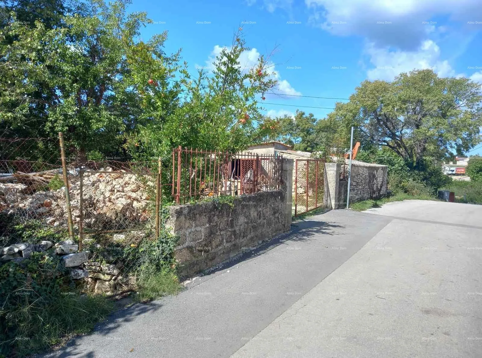 Građevinsko zemljište Građevinsko zemljište 490 m2. Blizina Juršića. - Juršići, Svetvinčenat