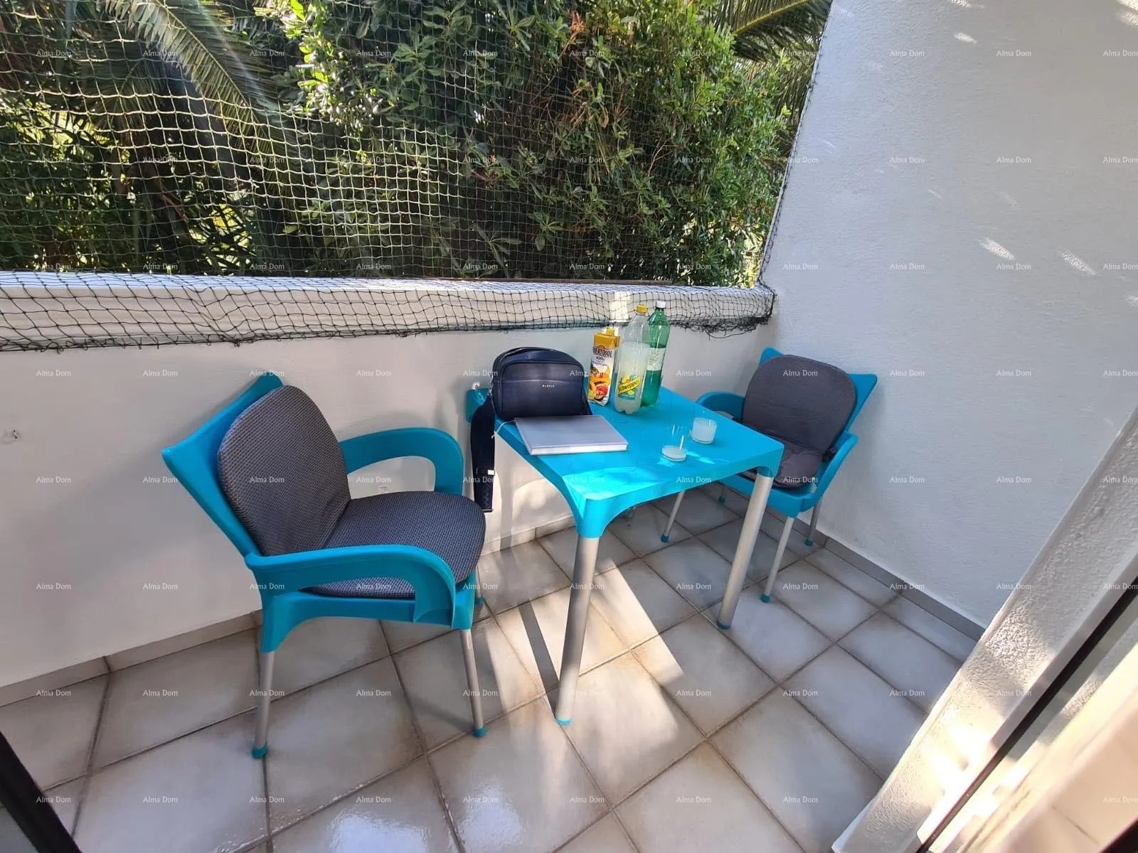 stan prizemni apartman s lođom i bazenom. medulin. - slika 19