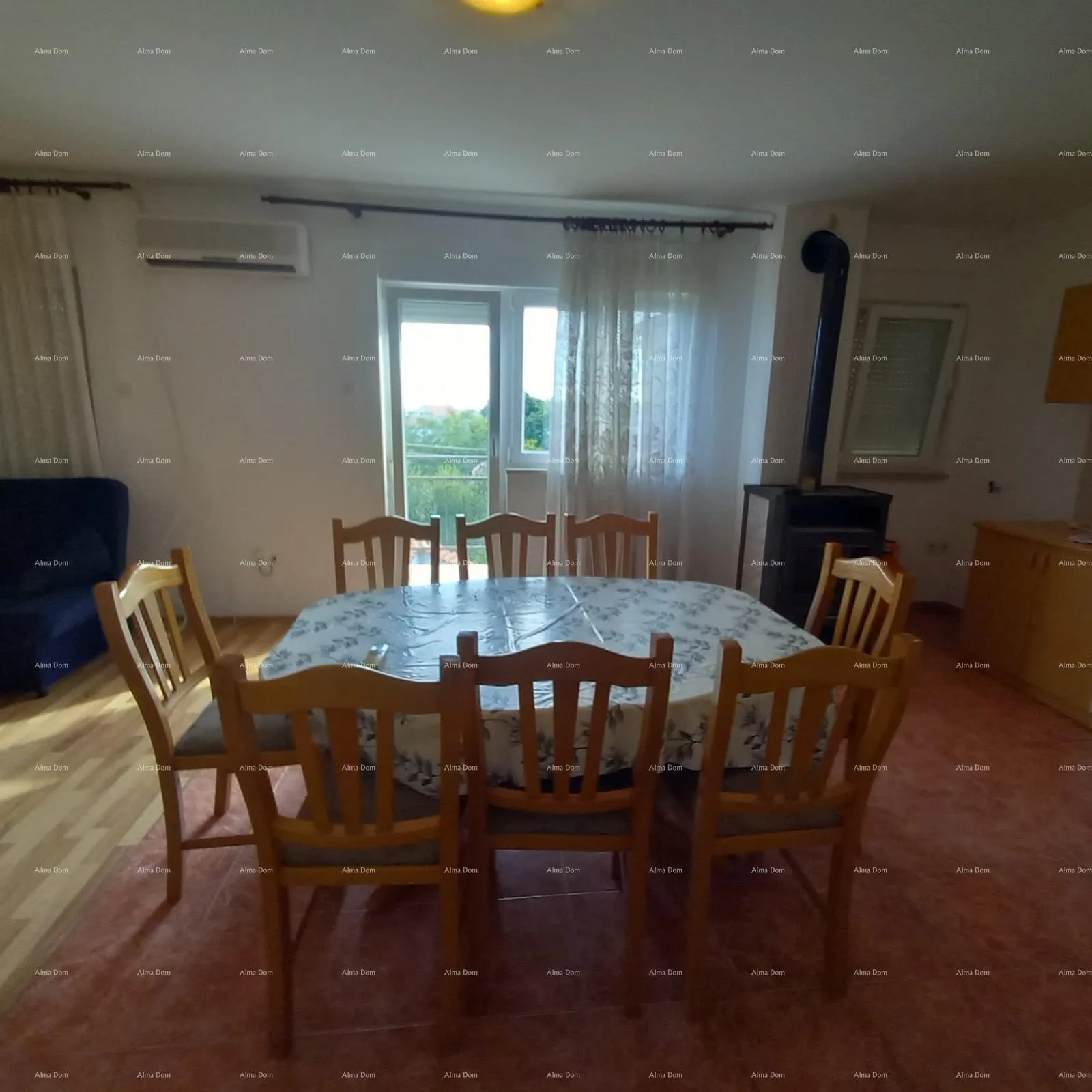 kuća prodaja, ližnjan , kuća u nizu sa tri apartmana. - slika 33