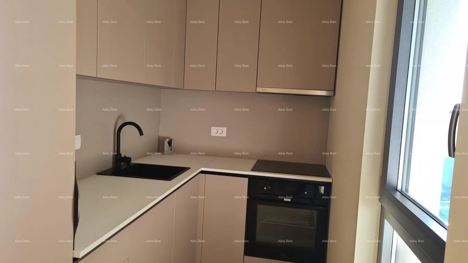 stan moderan apartman u bloku f, s dva parkirna mjesta i spremištem, u blizini umaga!f2 - slika 8