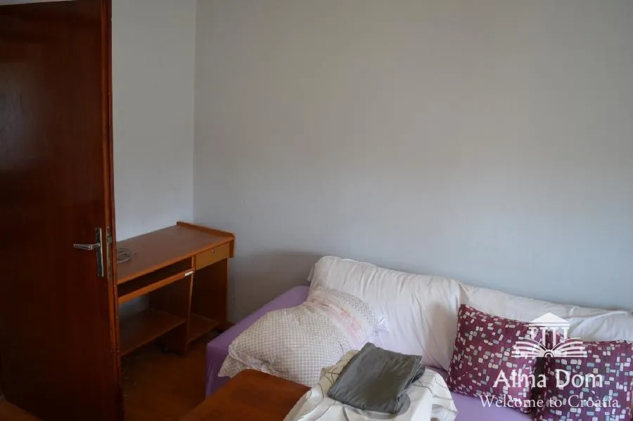 kuća kuća sa dva stana i konobom s velikom okućnicom. mogućnost nadogradnje - slika 10