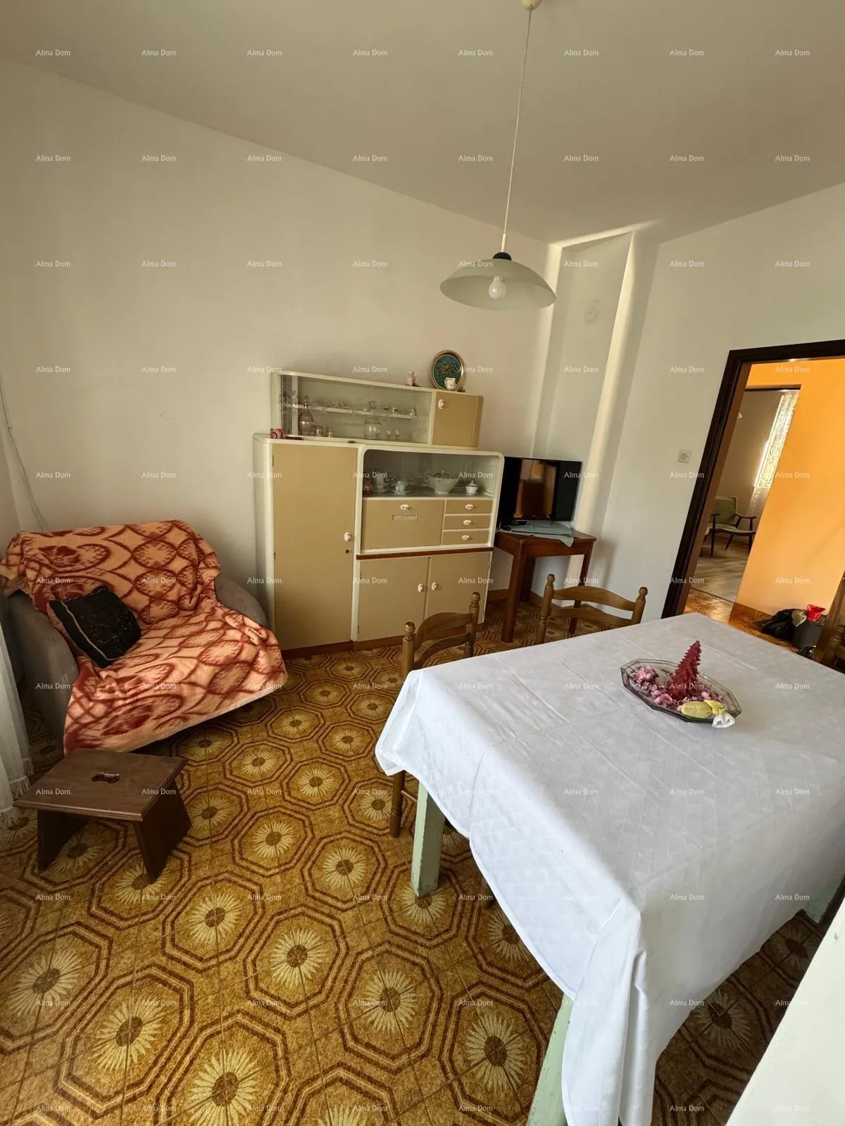 kuća kuća u centru marčane s 2 stana, konobom i radionom - slika 8
