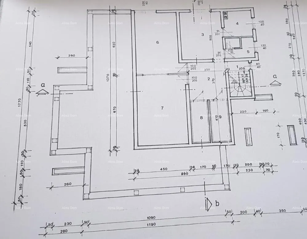 kuća umag. lijepa kuća sa šest apartmana. - slika 13