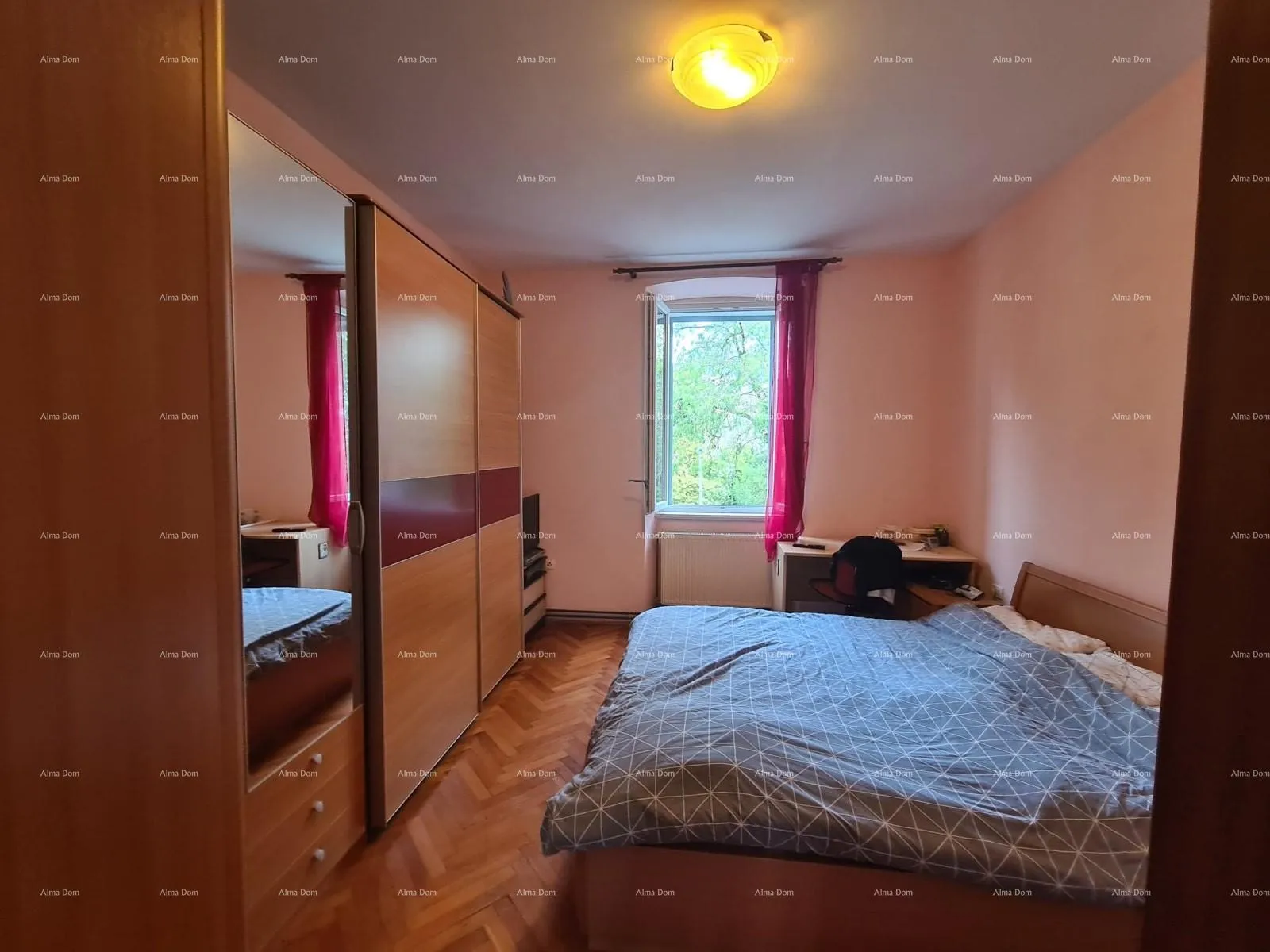 stan prostran trosobni stan površine 81 m², neposredna blizina suda, pula veruda - slika 9