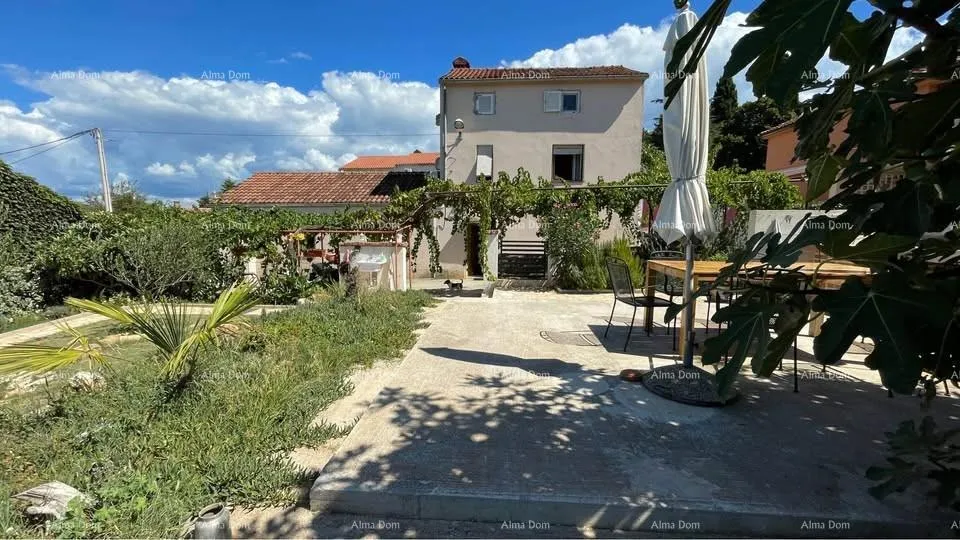kuća prodaja- dvije kuće na odličnoj lokaciji s pogledom na more – medulin, vinkuran! - slika 2