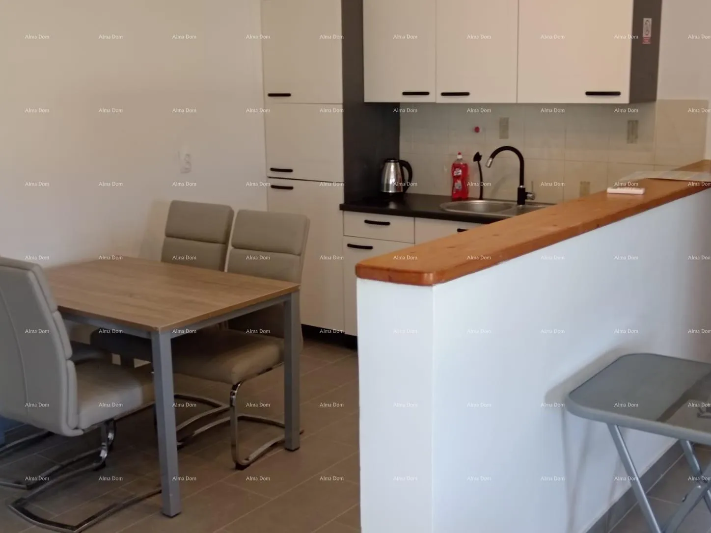 kuća valtura, kuća s 4 stana - slika 25