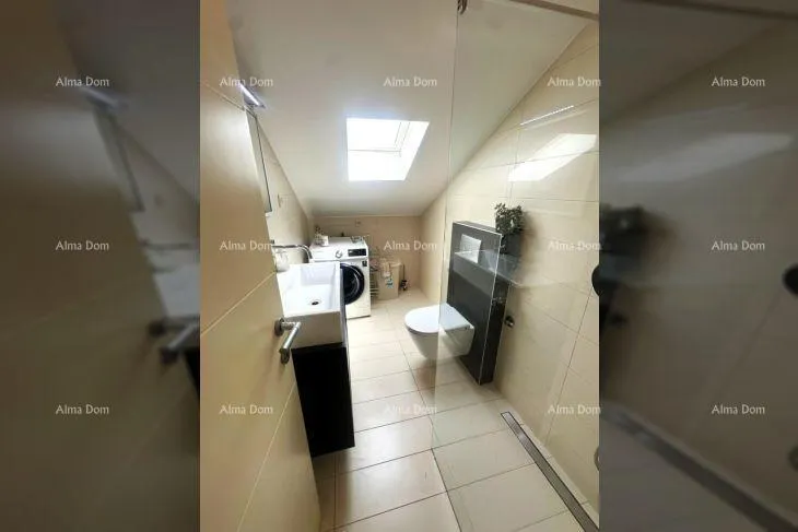 stan poreč – prostrani penthouse s velikom terasom i pogledom na more - slika 14