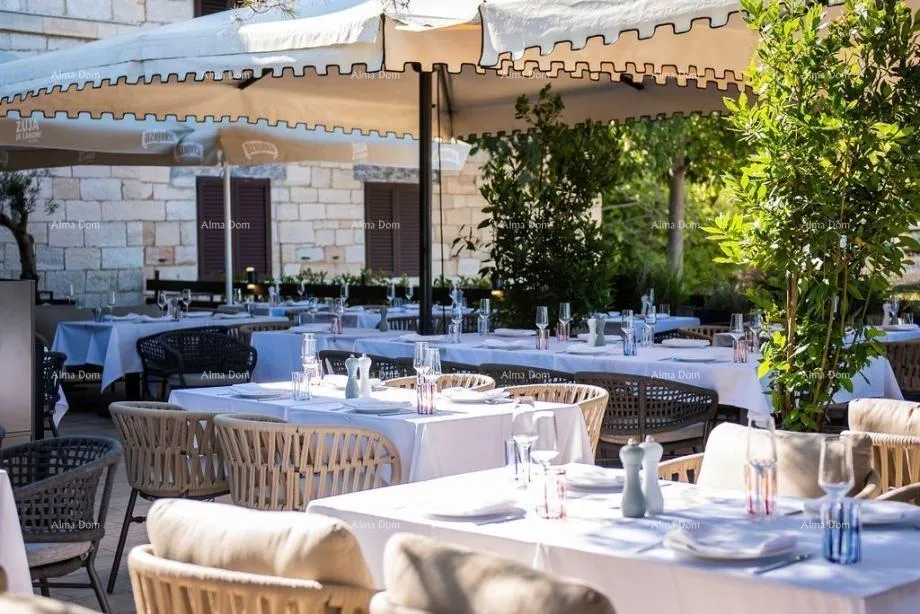 restoran rovinj, prodaje se uhodan restoran uz more (najam prostora) - slika 2