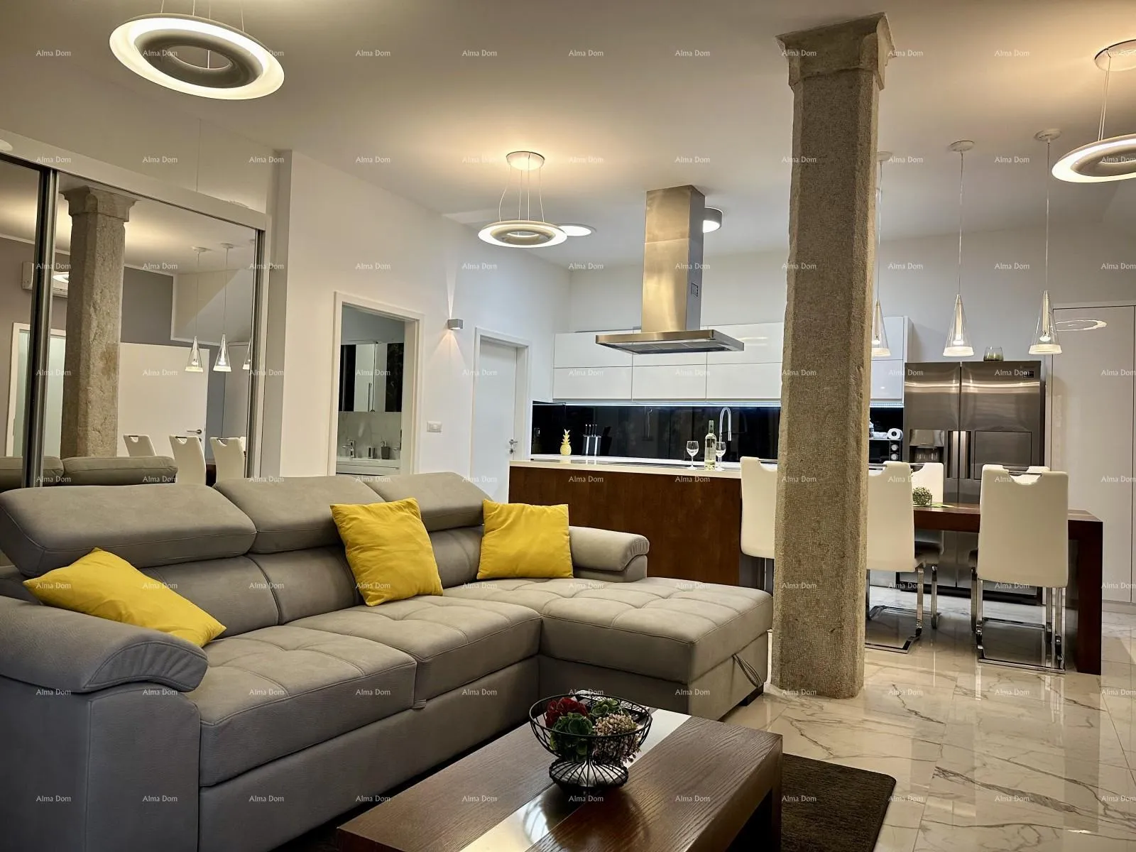 kuća prelijepa kuća s tri etažirana apartmana u staroj jezgri grada, poreč! - slika 10
