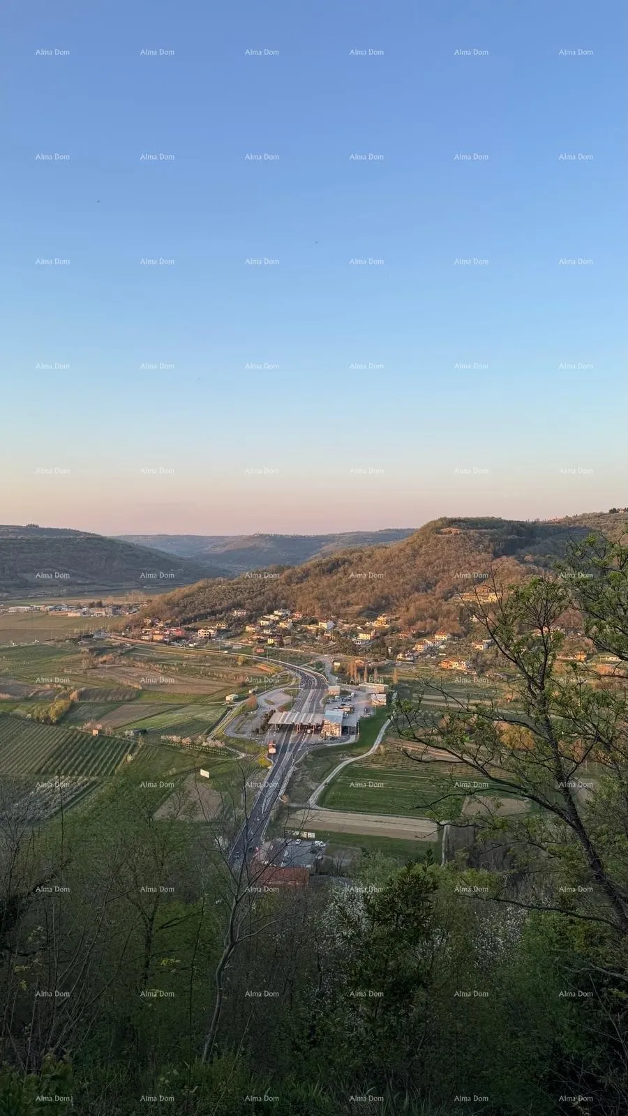 građevinsko zemljište kaštel– građevinsko zemljište 812 m² s panoramskim pogledom - slika 2