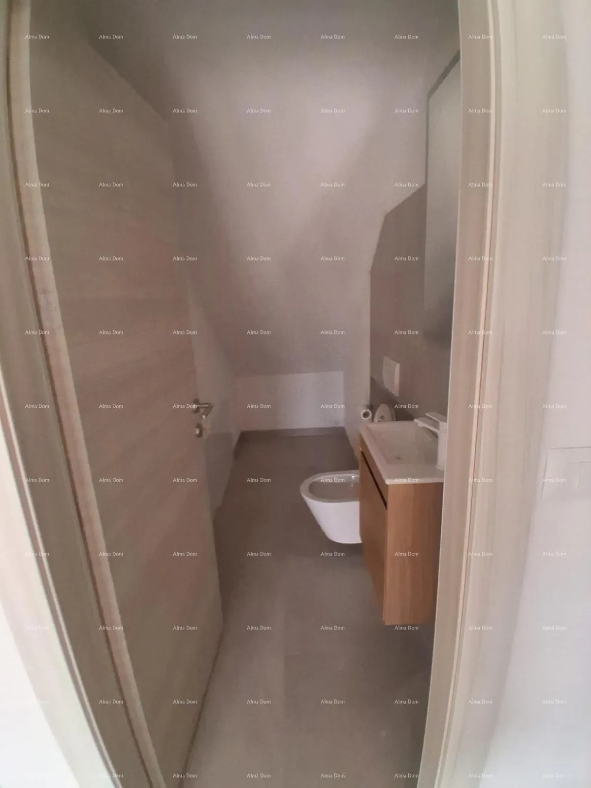 kuća prodaja - luksuzna kuća na velikoj okućnici s bazenom, wellness sobom i teretanom, blizina poreča! - slika 21