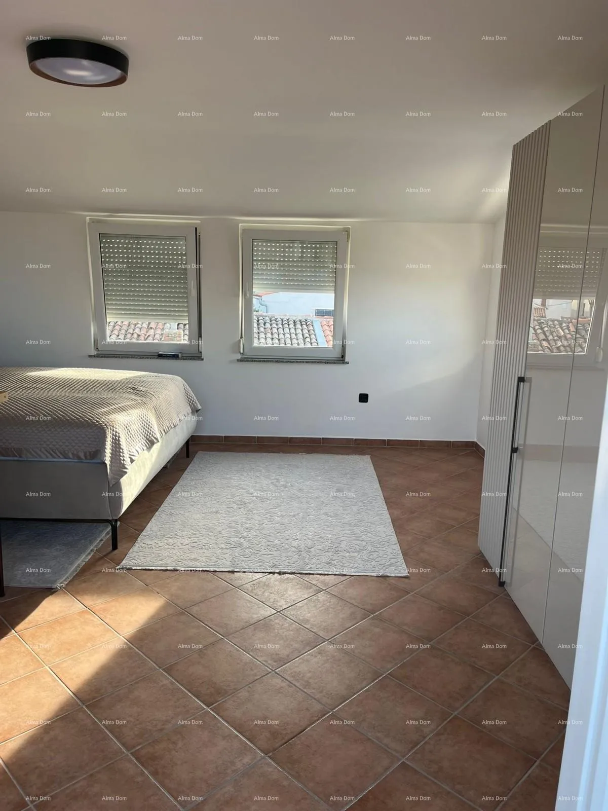 kuća prodaja - renovirana kuća na odličnoj lokaciji s dva apartmana i predivnim pogledom , medulin! - slika 5
