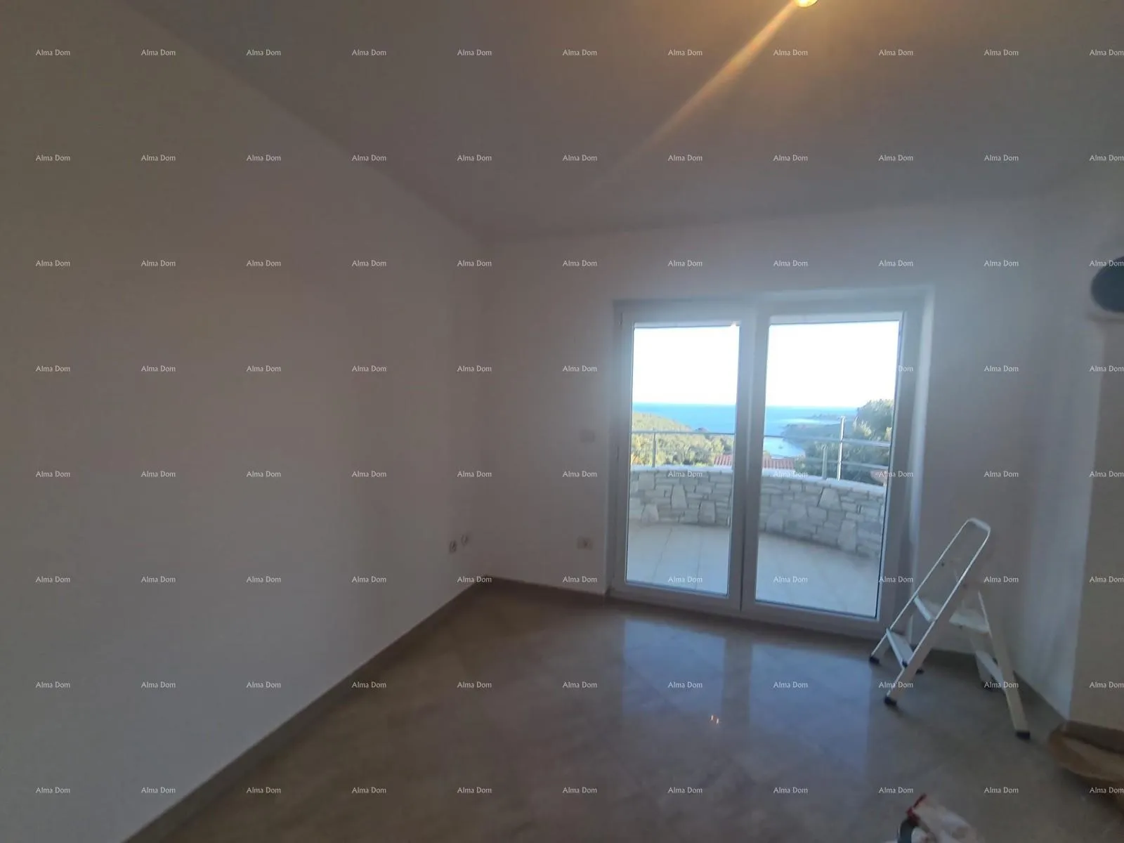 stan prodaje se šarmantan stan 60 m², duga uvala, – pogled na more - slika 2
