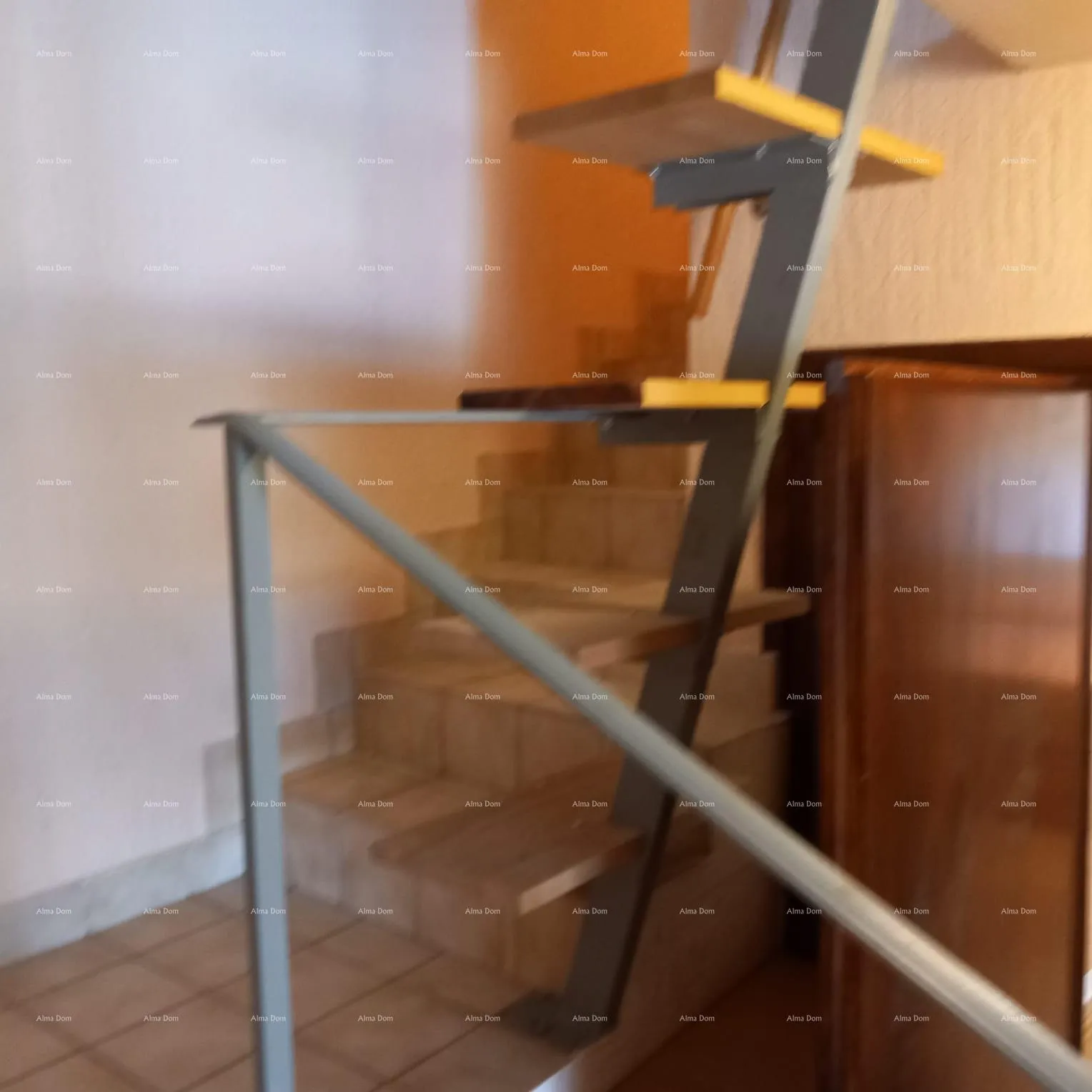 kuća prodaja kuće s dvorištem i parkirnim mjestima, pula! - slika 11
