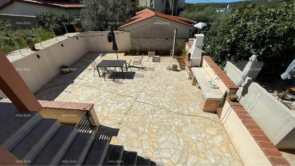kuća prodaja- dvije kuće na odličnoj lokaciji s pogledom na more – medulin, vinkuran! - slika 3