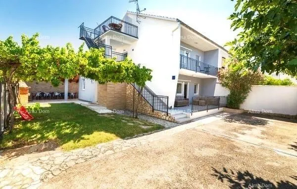 Kuća MEDULIN – KUĆA S 3 APARTMANA, ODLIČNA INVESTICIJA!