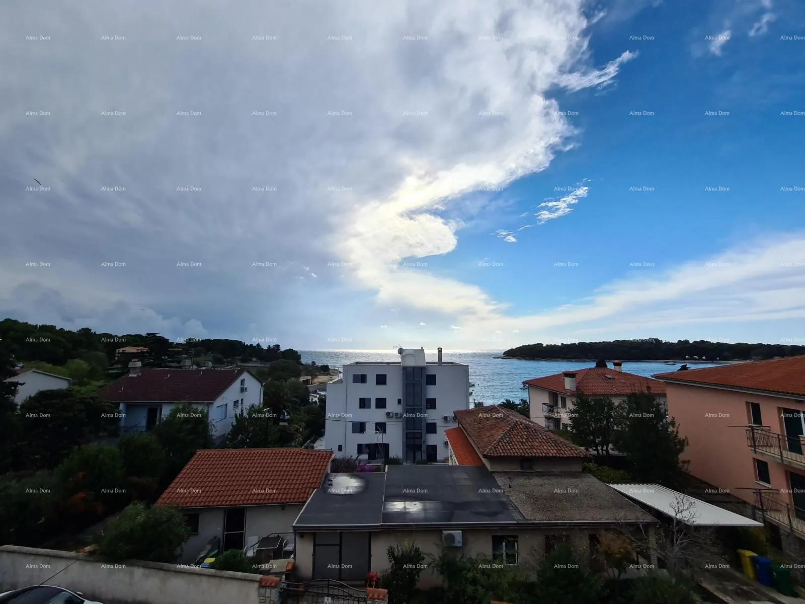 kuća pula. zelenika! samostojeća kuća s garažom! blizina plaže i mora na samo 50 metara! - slika 2