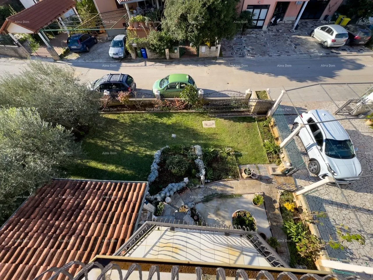 kuća velika kuća s 4 stana- pješčana uvala! - slika 9