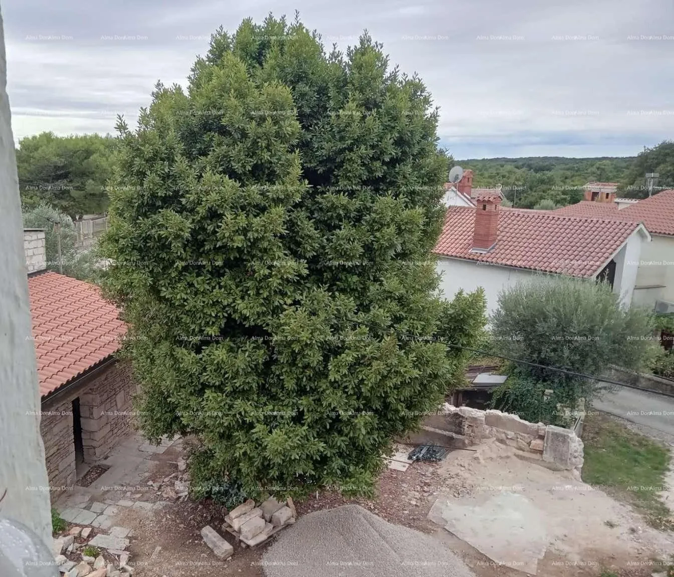 kuća prodaje se kuća s konobom u fazi renovacije, krnica! - slika 2